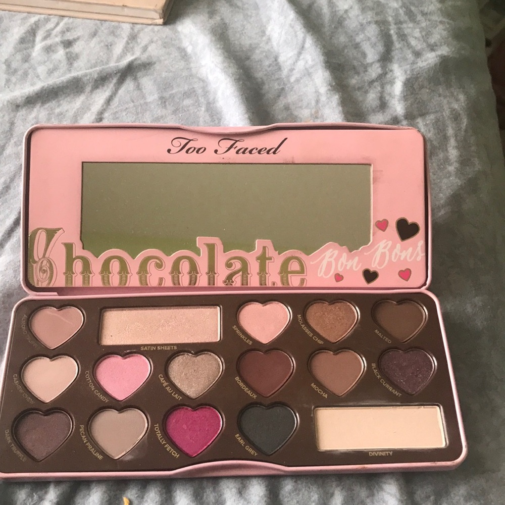 Too Faced Chocolate Bon Bon palette